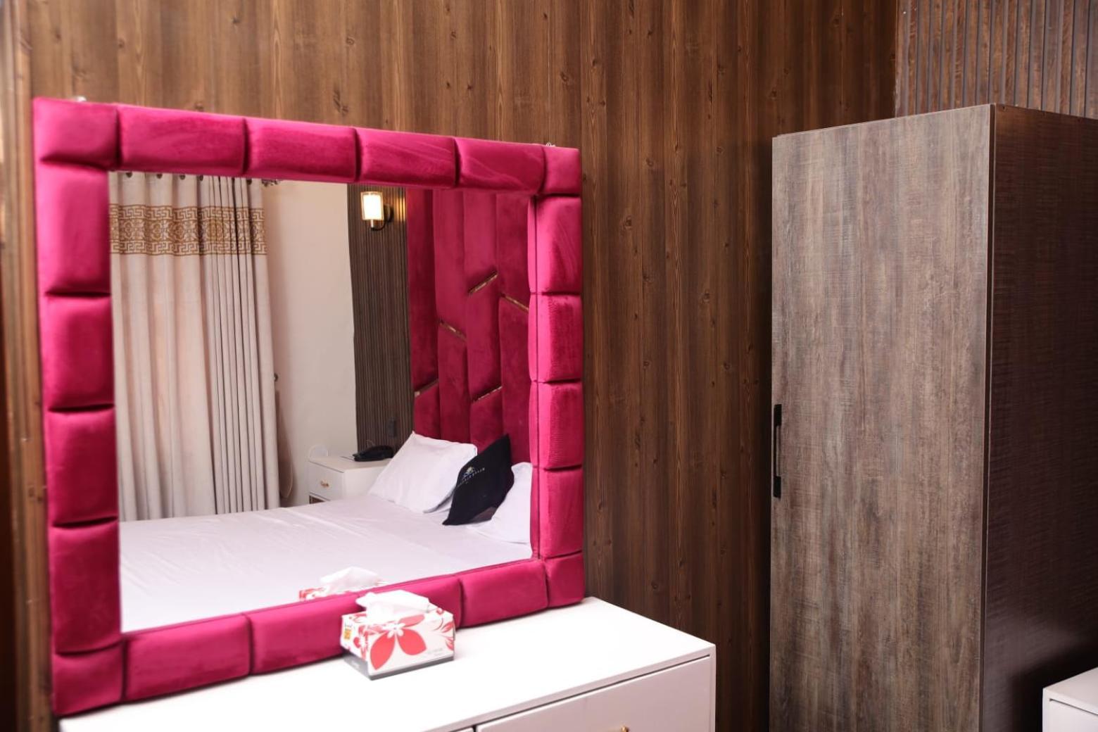 Elite Elegance Inn Isb Исламабад Экстерьер фото